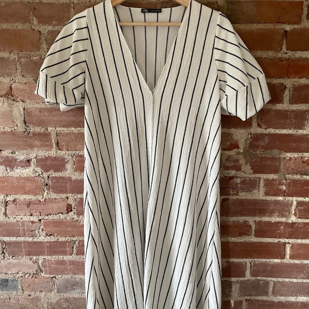 V-Neck Puff Sleeve Midi